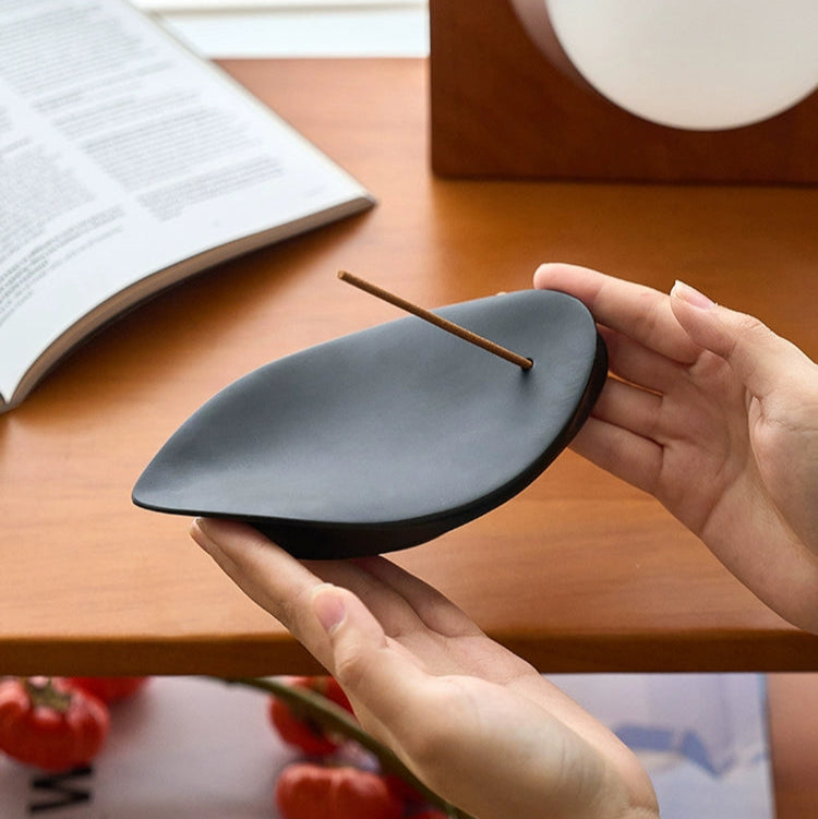 Leaf-shaped Incense Holder - MUSO LeafBoat Ash Catcher Incense Holder