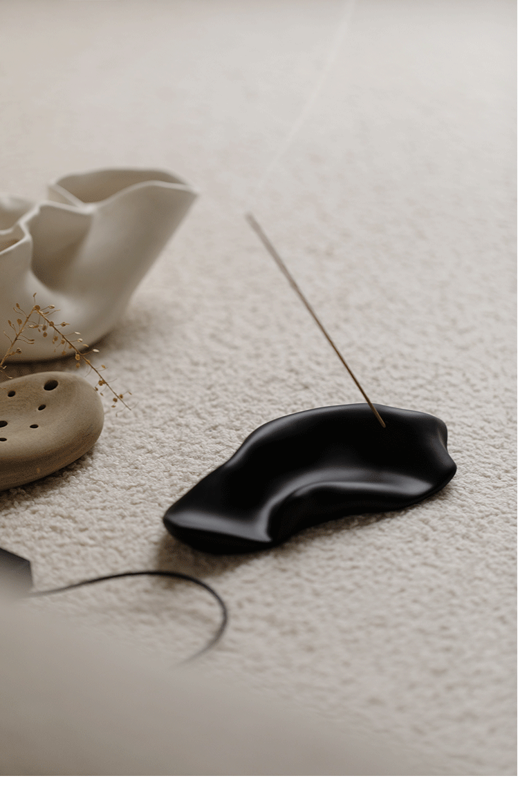 Black - Aura Resin Elegance Incense Holder